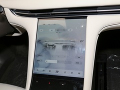 2023款 100kWh Lux四驱版