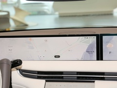2023款 100kWh Lux四驱版