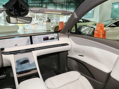 2023款 100kWh Lux四驱版