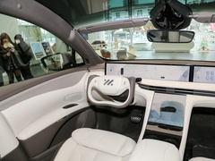 2023款 100kWh Lux四驱版
