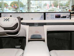 2023款 100kWh Lux四驱版