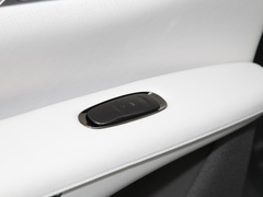 2023款 100kWh Lux四驱版