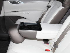 2023款 100kWh Lux四驱版