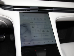 2023款 100kWh Lux四驱版