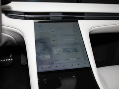 2023款 100kWh Lux四驱版