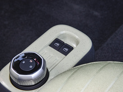 2023款 熊猫mini 新春版宝藏熊