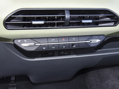 2023款 熊猫mini 新春版宝藏熊