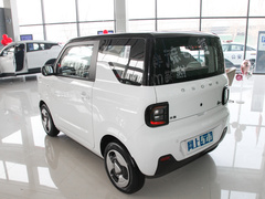2023款 熊猫mini 新春版宝藏熊