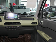 2023款 熊猫mini 新春版宝藏熊