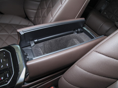2023款 735Li 豪华套装