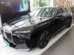 2023款 740Li 领先型 M运动套装