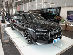 2023款 740Li 尊享型 M运动套装