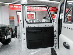 2023款 狙击手 2.4T 手动轻装款