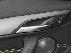 2023款 sDrive 25i 曜熠版