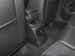 2023款 sDrive 25i 曜熠版