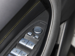 2023款 sDrive 25i 曜熠版