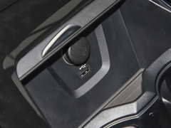 2023款 sDrive 25i 曜熠版