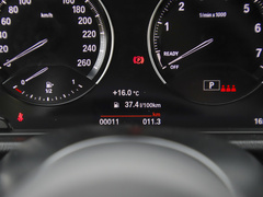 2023款 sDrive 25i 曜熠版