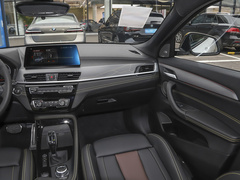 2023款 sDrive 25i 曜熠版