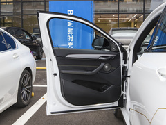 2023款 sDrive 25i 曜熠版