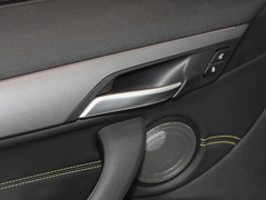 2023款 sDrive 25i 曜熠版