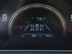 2023款 2.0L 手动 长轴 奋斗版