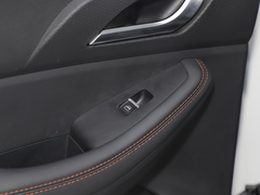 2023款 2.0L 手动 长轴 奋斗版