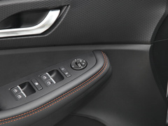 2023款 2.0L 手动 长轴 能量版
