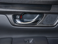 2023款 240TURBO 两驱豪华版 5座