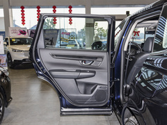 2023款 240TURBO 两驱豪华版 5座