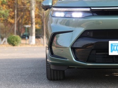2023款 240TURBO 两驱尊贵版 5座