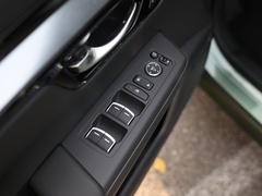 2023款 240TURBO 两驱尊贵版 5座