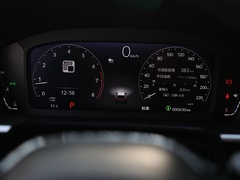 2023款 240TURBO 两驱尊贵版 5座