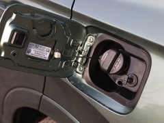 2023款 240TURBO 两驱尊贵版 5座