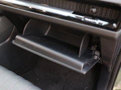 2023款 240TURBO 两驱尊贵版 5座