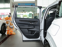 2023款 240TURBO 两驱尊贵版 5座