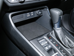 2023款 240TURBO 两驱尊贵版 5座