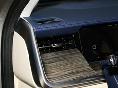 2023款 3.0T V6 汽油极享版