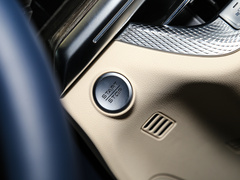 2023款 3.0T V6 汽油极享版