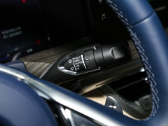 2023款 3.0T V6 汽油极享版