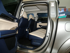 2023款 3.0T V6 汽油极享版