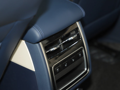 2023款 3.0T V6 汽油极享版