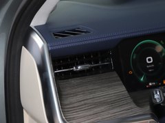 2023款 3.0T V6 汽油极享版