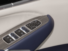 2023款 3.0T V6 汽油极享版