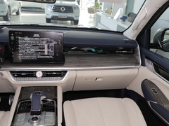 2023款 3.0T V6 汽油极享版