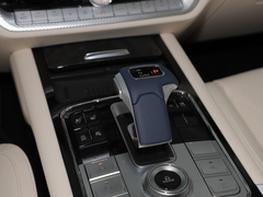 2023款 3.0T V6 汽油极享版