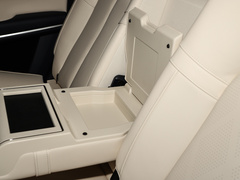 2023款 3.0T V6 汽油极境版