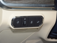 2023款 2.4T 柴油极享版