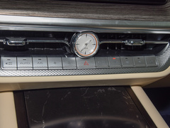 2023款 2.4T 柴油极享版