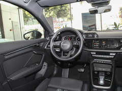 2023款 A3L Limousine 35 TFSI 时尚运动型